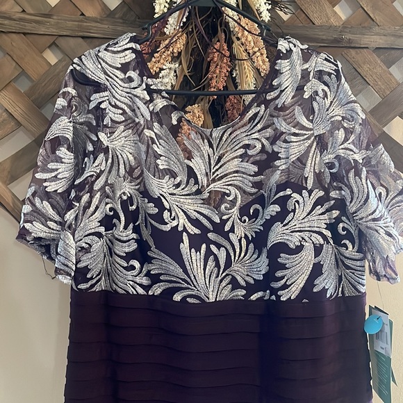 BNWT Scarlett Purple/Silver Stunning Dress Size 16W - Picture 2 of 6